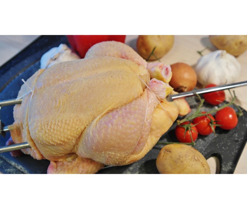 Pollo entero amarillo (1 pieza de 1,30 - 1,45 kg)