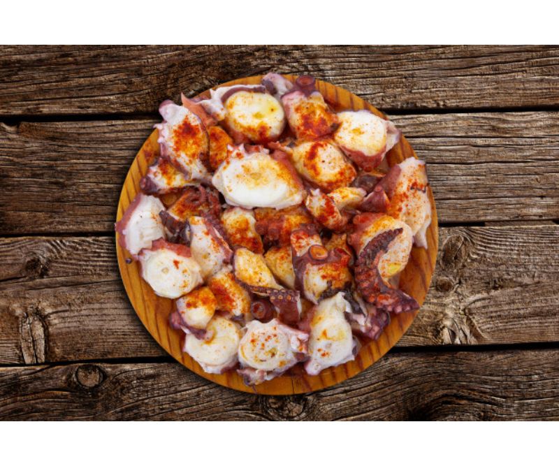 Pulpo cocido troceado con cabeza (1 estuche de 3 kg aprox.)